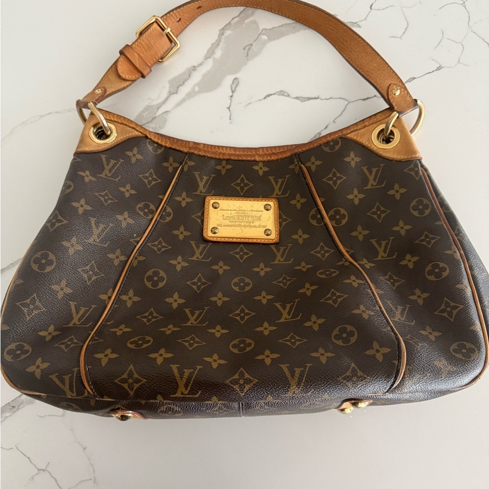 Louis Vuitton Galliera Monogram canvas Shoulder Bag with Gold Hardware
